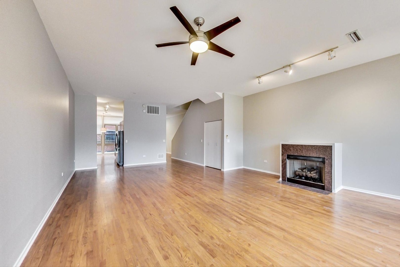 324 N Jefferson Street 302