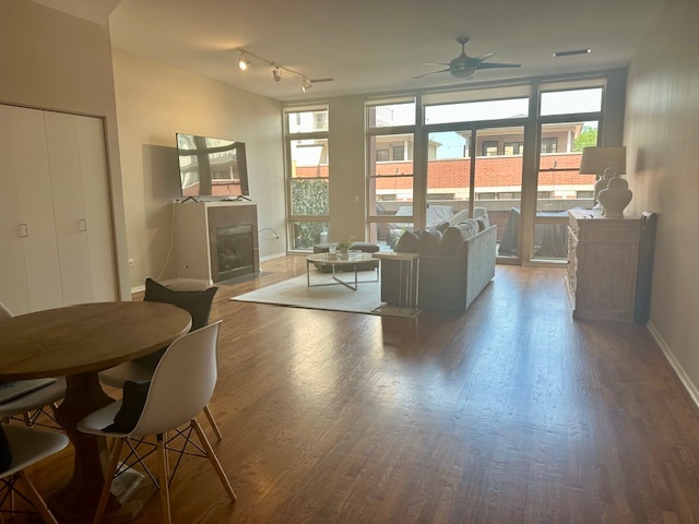 324 N Jefferson Street 302