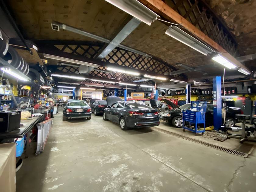 2908 W Cermak Road