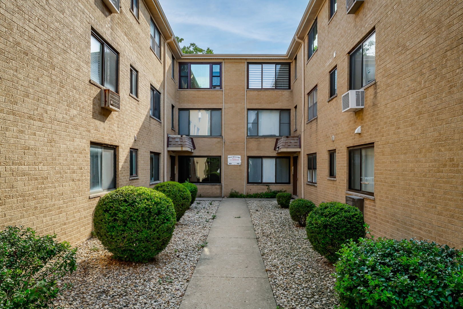 3141 N Elm Street 1
