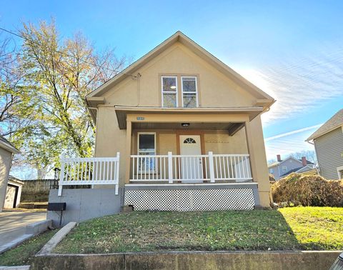 Photo of 328 Rosewood Avenue, Aurora, IL 60505 (MLS # 12516619)