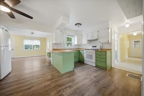 Tiny photo for 10464 Two Mile Road, Thomson, IL 61285 (MLS # 12737040)