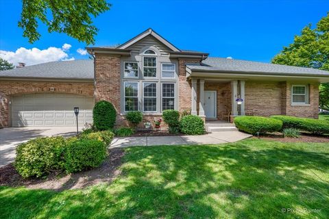 Photo of 303 Torrington Drive, Bloomingdale, IL 60108 (MLS # 12684142)