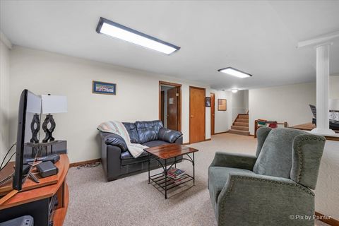 Tiny photo for 303 Torrington Drive, Bloomingdale, IL 60108 (MLS # 12684142)
