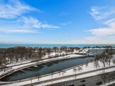 Tiny photo for 3530 N Lake Shore Drive #11B, Chicago, IL 60657 (MLS # 12520717)