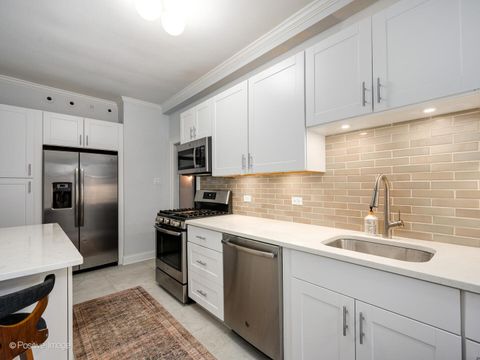 Tiny photo for 3530 N Lake Shore Drive #11B, Chicago, IL 60657 (MLS # 12520717)