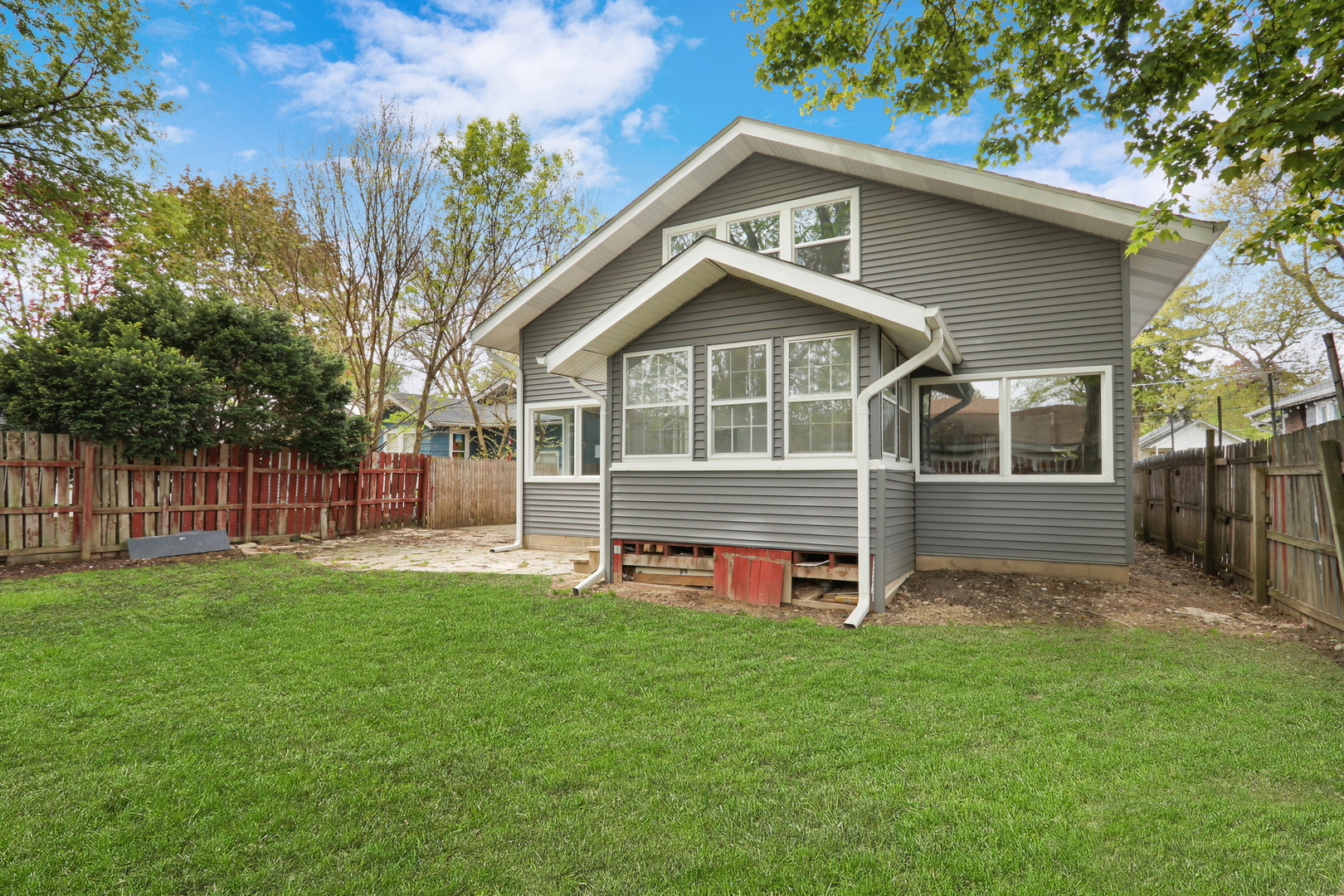 127 N Victory Street