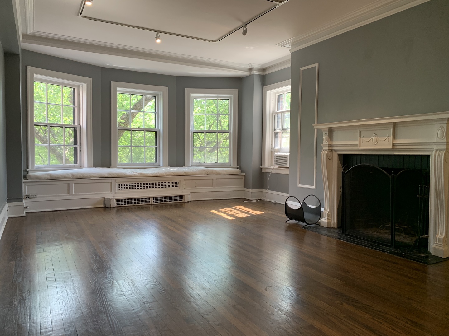 2600 N Lakeview Avenue 3E