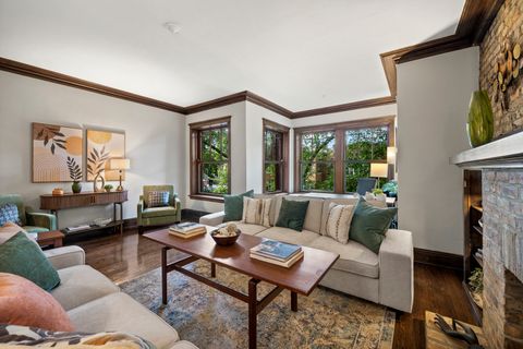 Tiny photo for 1319 W Ardmore Avenue #2E, Chicago, IL 60660 (MLS # 12472362)