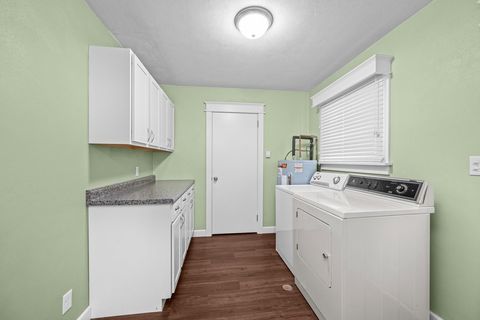 Tiny photo for 1104 3rd Street, Dewitt, IA 52742 (MLS # 12626352)