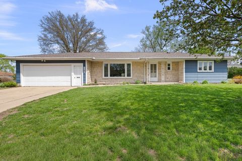 Photo of 1104 3rd Street, Dewitt, IA 52742 (MLS # 12626352)