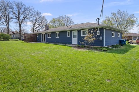Tiny photo for 1104 3rd Street, Dewitt, IA 52742 (MLS # 12626352)