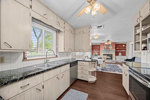 Tiny photo for 1104 3rd Street, Dewitt, IA 52742 (MLS # 12626352)