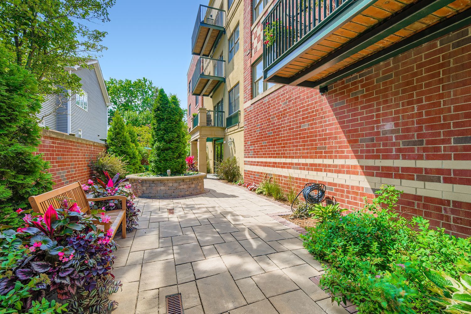 1107 Greenleaf Avenue 4G