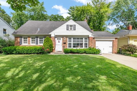 Photo of 915 N Pine Avenue, Arlington Heights, IL 60004 (MLS # 12683371)