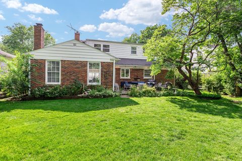 Tiny photo for 915 N Pine Avenue, Arlington Heights, IL 60004 (MLS # 12683371)