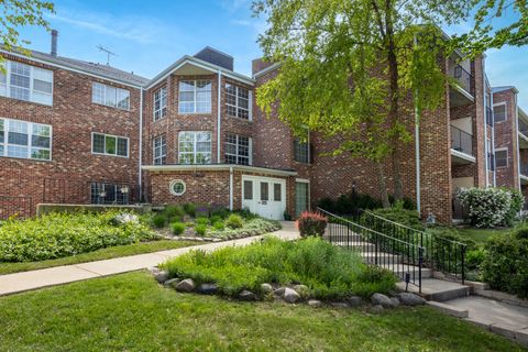 540 BIESTERFIELD Road 104A Elk Grove Village IL 60007