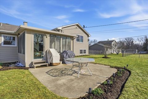 Tiny photo for 38546 N Pine Avenue, Beach Park, IL 60099 (MLS # 12581228)