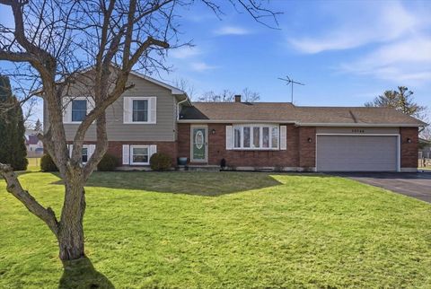 Photo of 38546 N Pine Avenue, Beach Park, IL 60099 (MLS # 12581228)