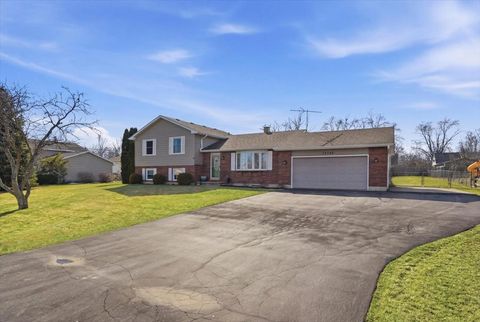 Tiny photo for 38546 N Pine Avenue, Beach Park, IL 60099 (MLS # 12581228)