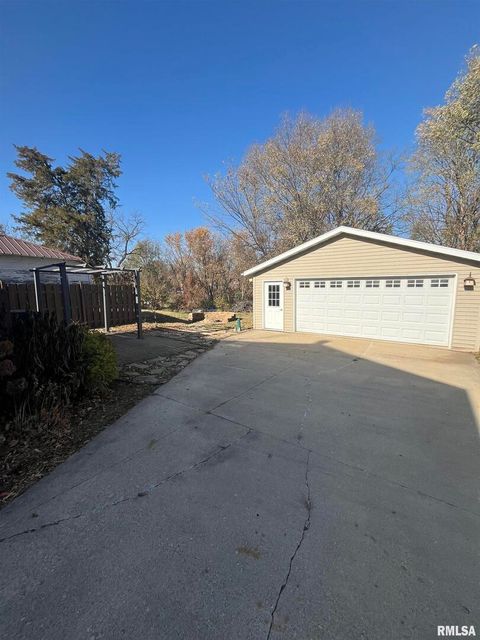 Tiny photo for 328 E PROSPECT Street, Kewanee, IL 61443 (MLS # QC4269411)