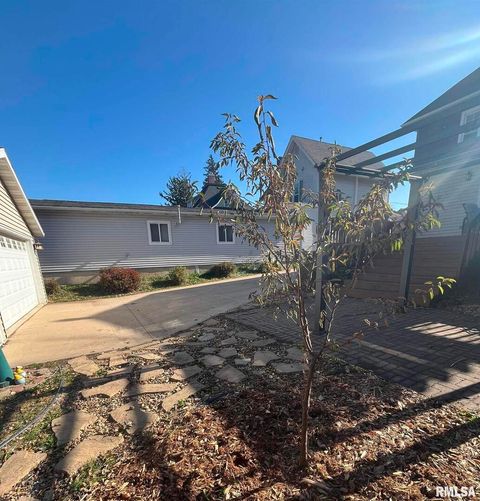 Tiny photo for 328 E PROSPECT Street, Kewanee, IL 61443 (MLS # QC4269411)