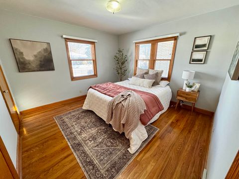 Tiny photo for 2601 7th Street, EastMoline, IL 61244 (MLS # 100000017)