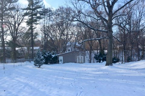 Tiny photo for 2601 7th Street, EastMoline, IL 61244 (MLS # 100000017)