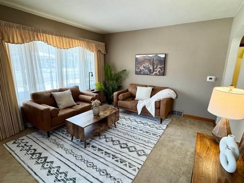 Tiny photo for 2601 7th Street, EastMoline, IL 61244 (MLS # 100000017)