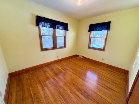 Tiny photo for 2601 7th Street, EastMoline, IL 61244 (MLS # 100000017)