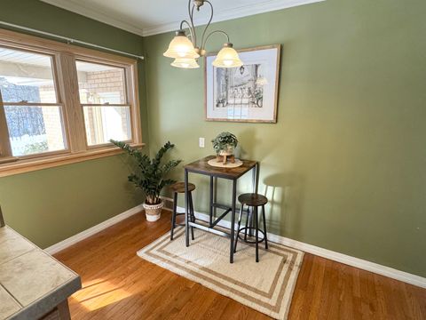 Tiny photo for 2601 7th Street, EastMoline, IL 61244 (MLS # 100000017)