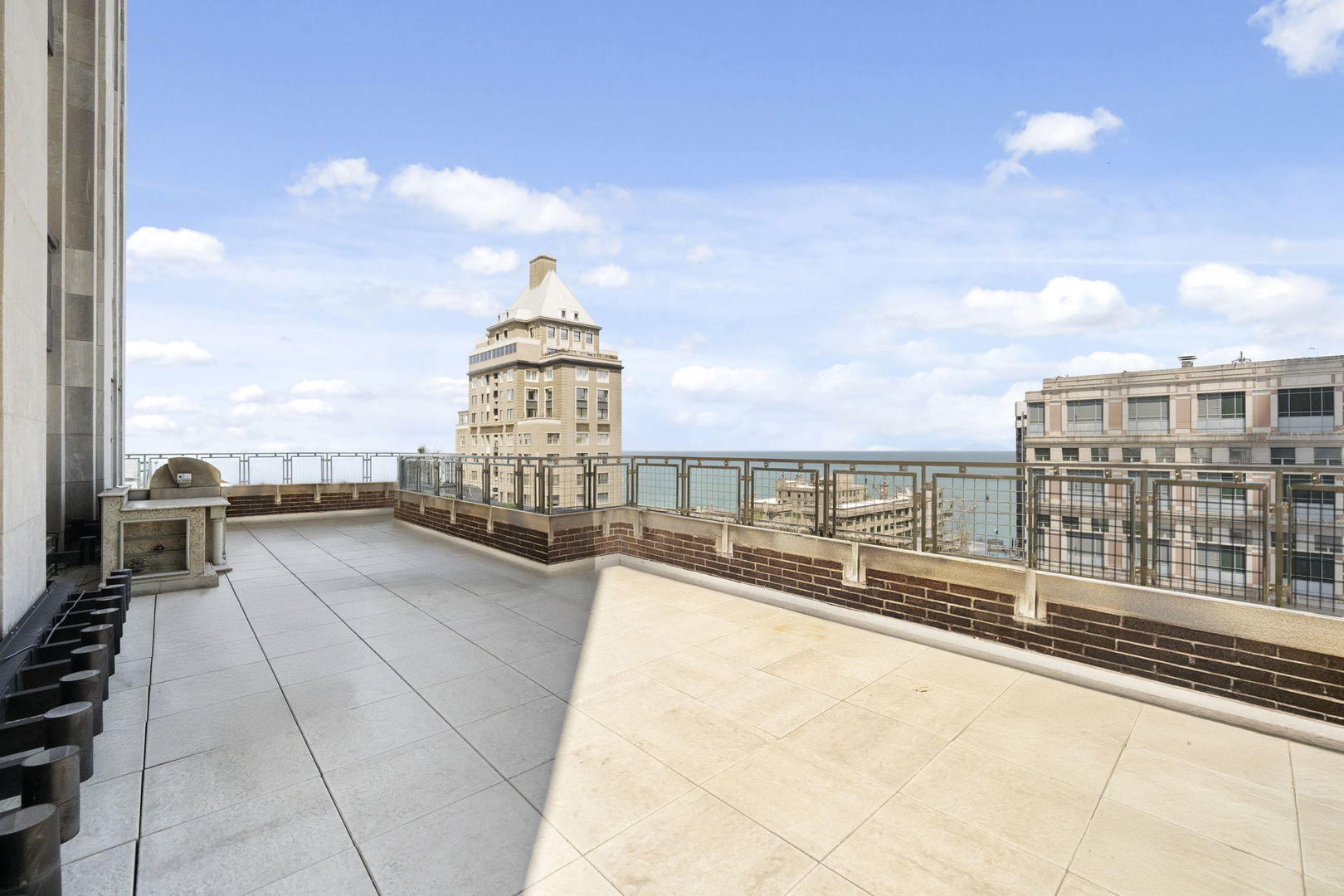 159 E Walton Place 22A