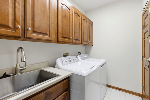 Tiny photo for 2501 Muirfield Court, St. Charles, IL 60174 (MLS # 12673840)