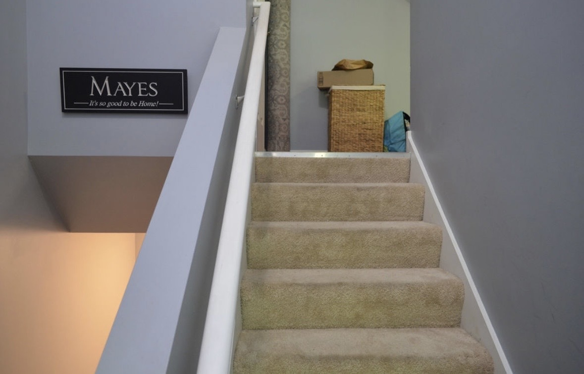 1906 Rena Lane