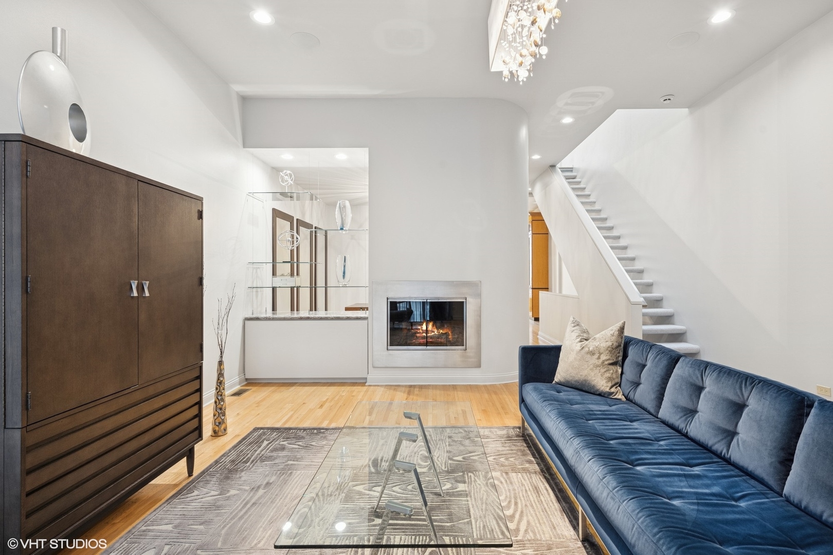 65 W Schiller Street