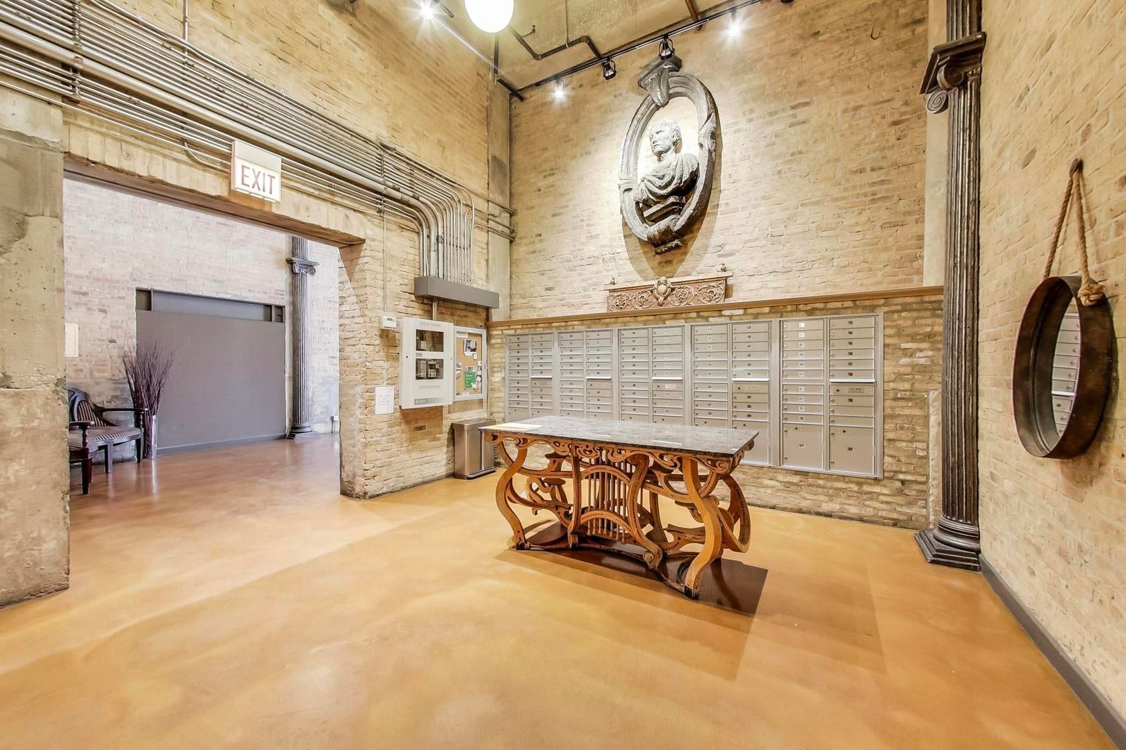 2545 S DEARBORN Street 525