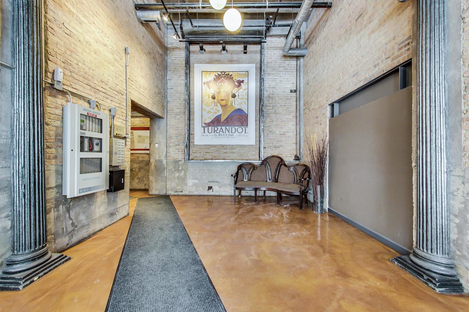 2545 S DEARBORN Street 525