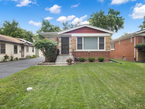 Photo of 727 Harms Road, Glenview, IL 60025 (MLS # 12652629)