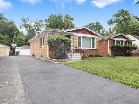 Tiny photo for 727 Harms Road, Glenview, IL 60025 (MLS # 12652629)
