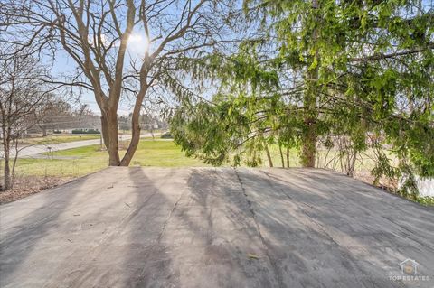Tiny photo for 304 E Camp Mcdonald Road, Prospect Heights, IL 60070 (MLS # 12597722)