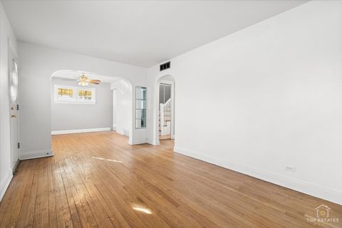 Tiny photo for 304 E Camp Mcdonald Road, Prospect Heights, IL 60070 (MLS # 12597722)