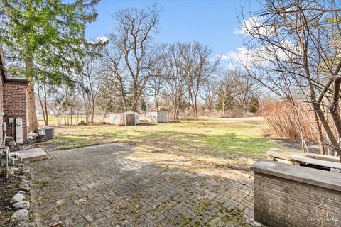 Tiny photo for 304 E Camp Mcdonald Road, Prospect Heights, IL 60070 (MLS # 12597722)
