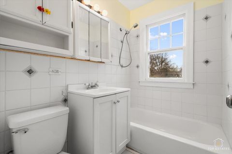 Tiny photo for 304 E Camp Mcdonald Road, Prospect Heights, IL 60070 (MLS # 12597722)