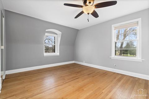 Tiny photo for 304 E Camp Mcdonald Road, Prospect Heights, IL 60070 (MLS # 12597722)