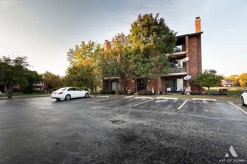 Tiny photo for 9910 Treetop Drive #3904, Orland Park, IL 60462 (MLS # 12497809)