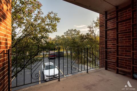 Tiny photo for 9910 Treetop Drive #3904, Orland Park, IL 60462 (MLS # 12497809)