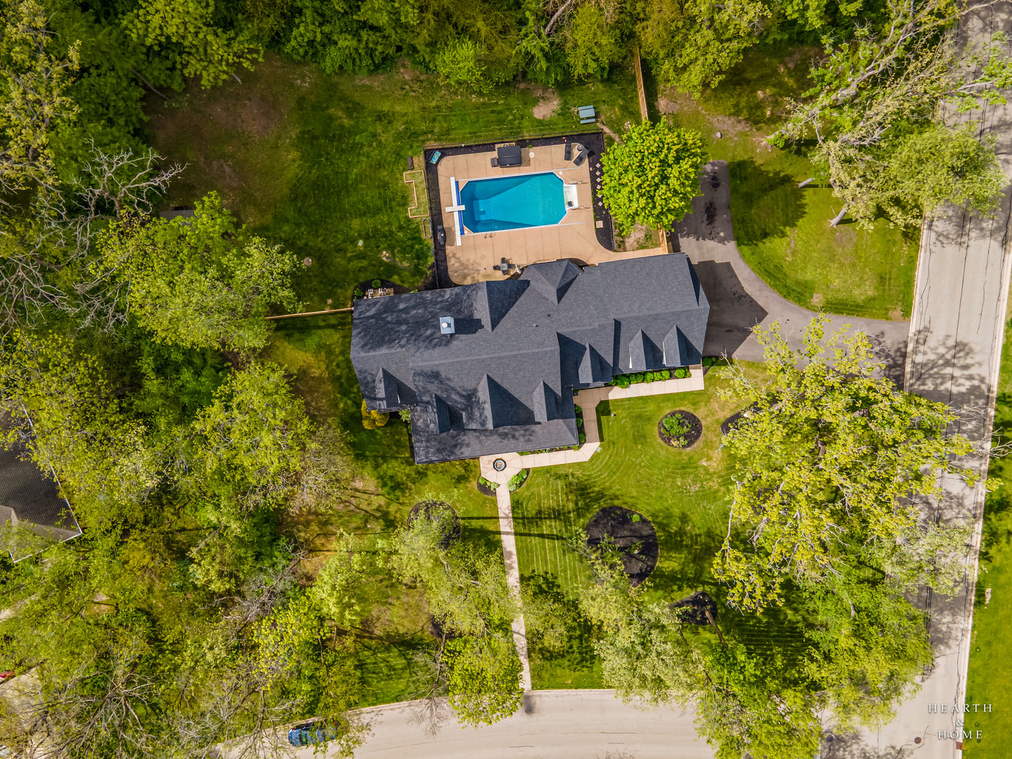 5901 Whiting Drive