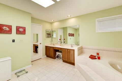 Tiny photo for 1819 N Normandy Court, Arlington Heights, IL 60004 (MLS # 12699220)