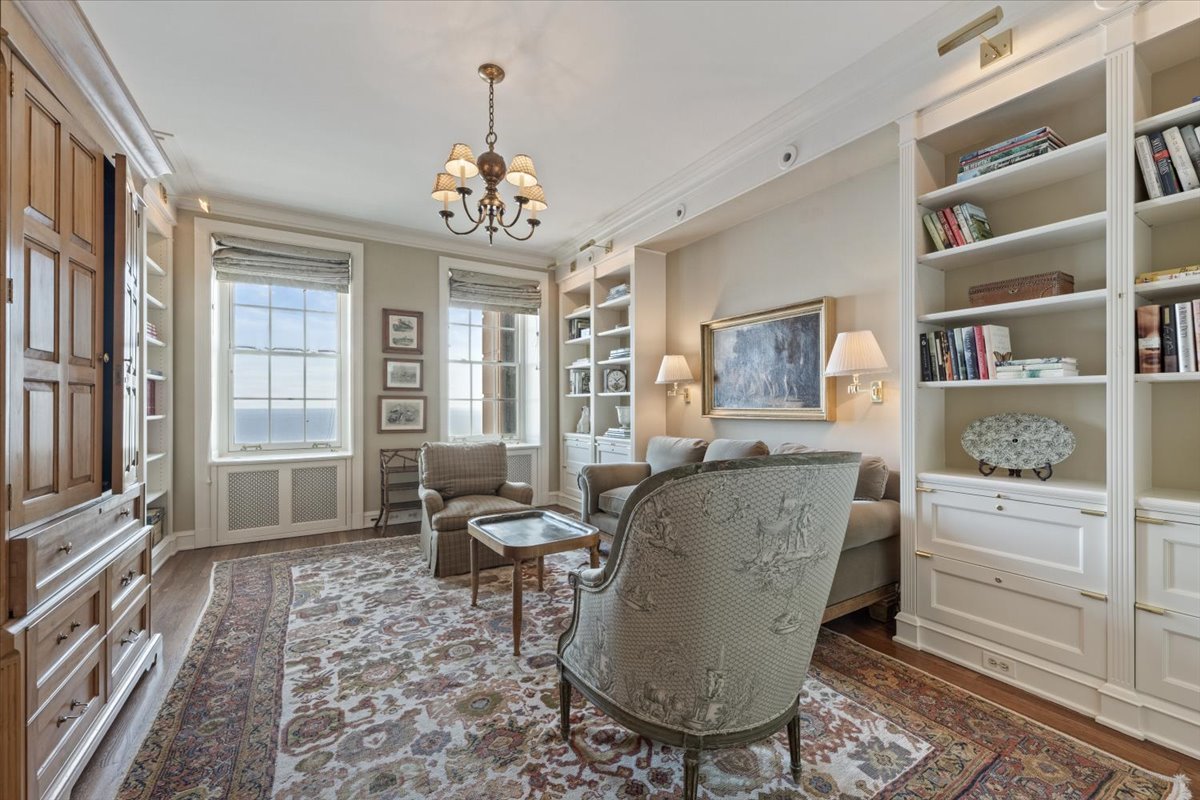 1500 N Lake Shore Drive 9B