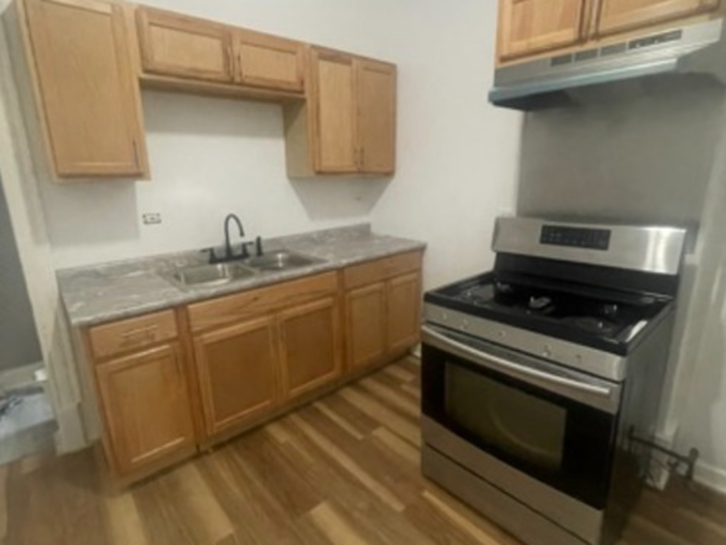 7352 S Yale Avenue 2 - Photo 2